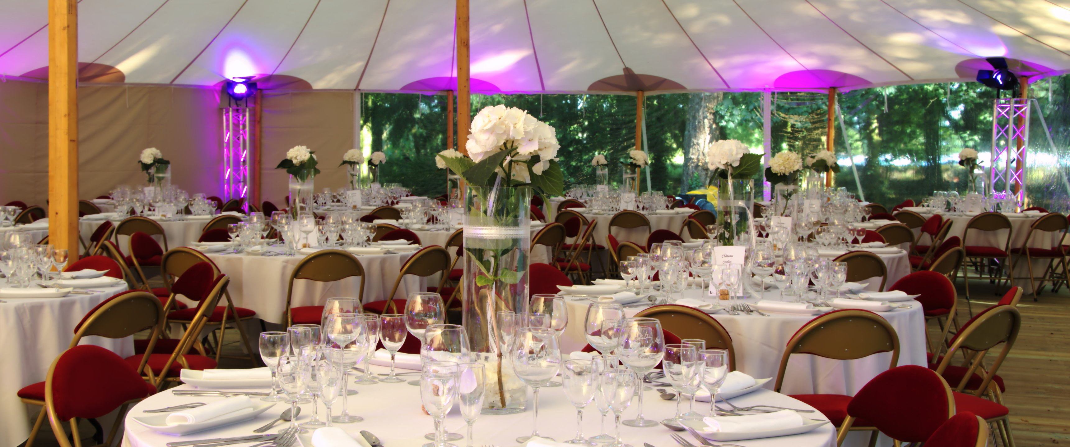 Mariage au château, sous chapiteau dans le parc