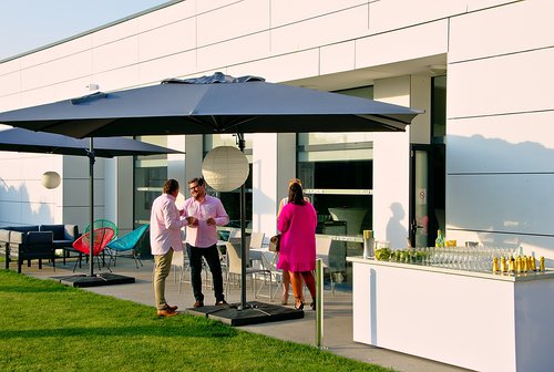 Apéritif avec mojitos dans les jardins à Villa Blanche