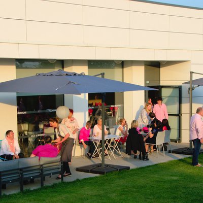 Apéritif au calme dans les jardins