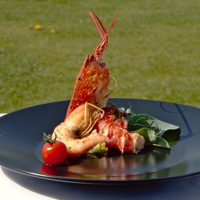 Chair de homard & gambas, poireaux, curry