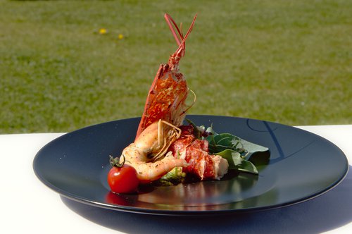 Chair de homard & gambas, poireaux, curry