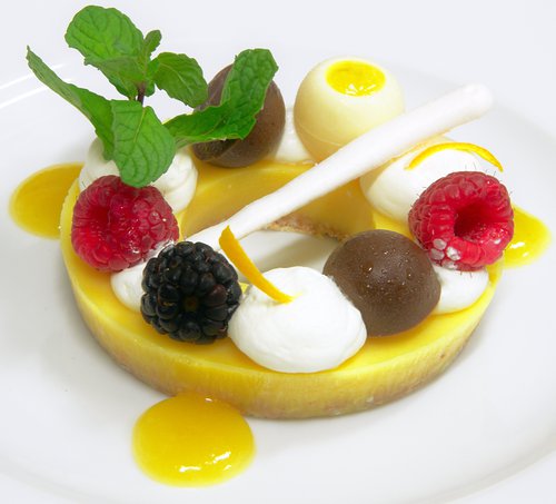Fruits de la passion & billes ganache chocolat au gruet de cacao - Réveillon de Saint-Sylvestre 2018 - 2019 - Villa Blanche Dunkerque.jpg