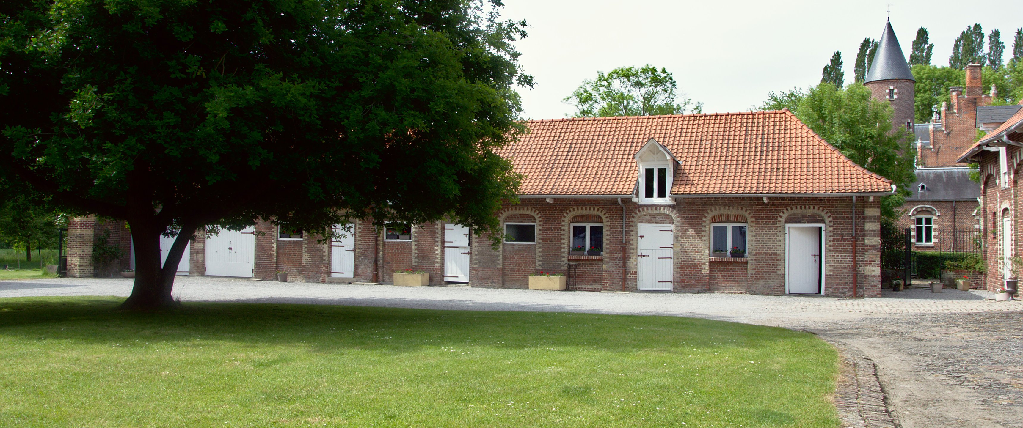 Mariage aux granges du château de Zuthove à Renescure.jpg