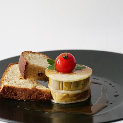 Mille-feuilles de foie gras et pommes Granny