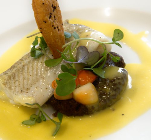 Prestation pour le GLBC en concession à Mercedes Dunkerque - Filet de carrelet & duxelle de champignons, noix de pétoncle, beurre d'orange