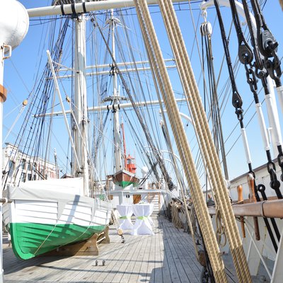 Cocktail sur la Dûchesse Anne dans le port de plaisance de Dunkerque