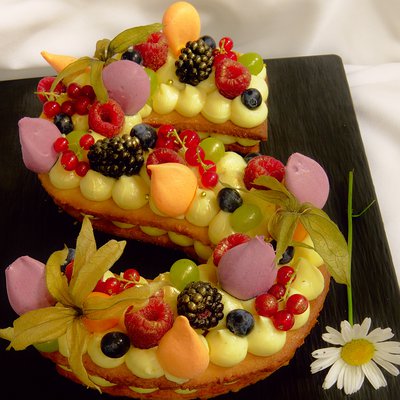 Gâteau lettres, sablé & mousseline, fruits frais