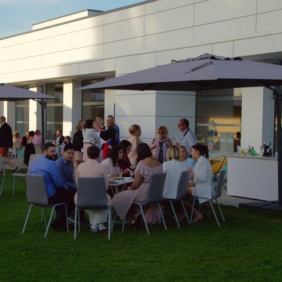 Apéritif avec mojitos dans les jardins à Villa Blanche