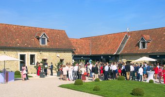 Vin d'honneur dans les jardins, La Magreville